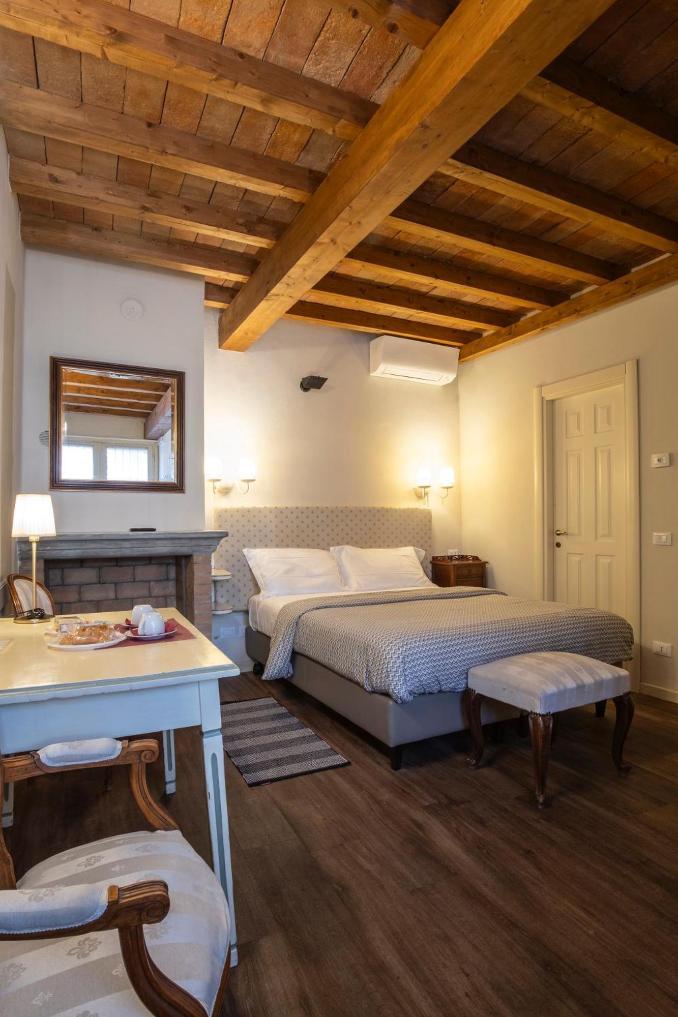 Hotel Il Cortiletto Piacenza Exterior foto